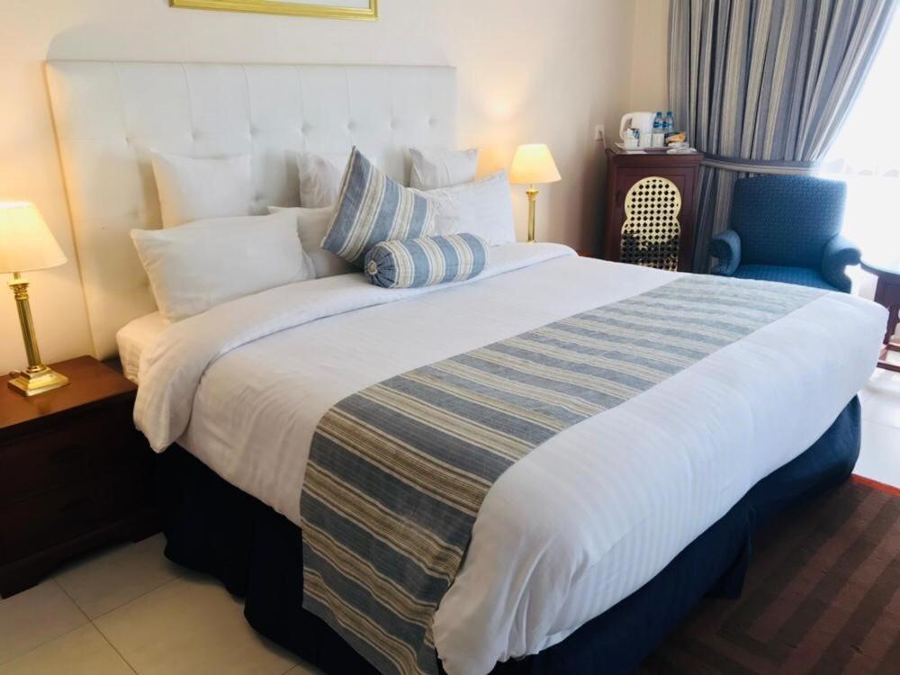 Beach Luxury Hotel Karaczi Zewnętrze zdjęcie