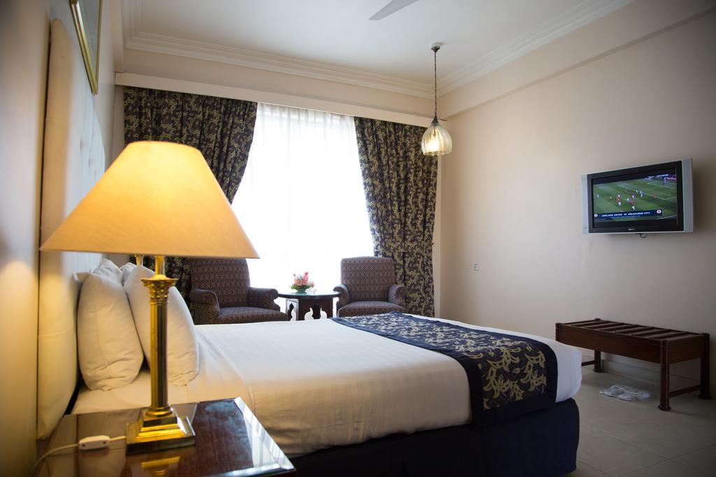 Beach Luxury Hotel Karaczi Zewnętrze zdjęcie